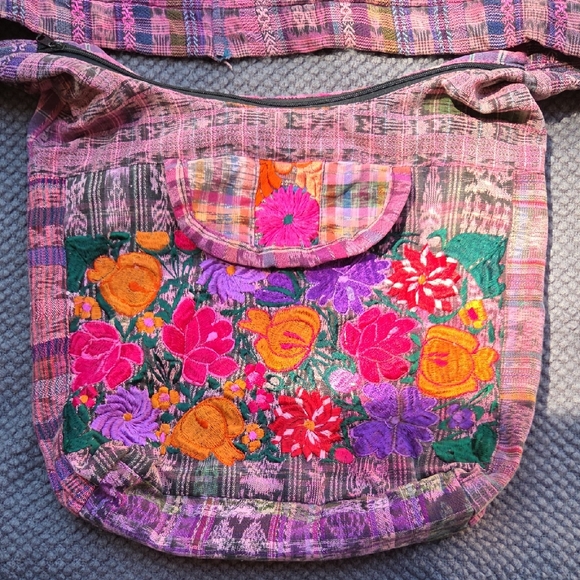 Floral Embroidered Women's Bag - Picture 1 of 9